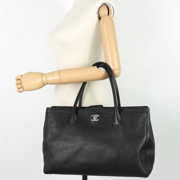 Chanel Cerf Executive Caviar Leather Tote Bag
Black - Picture 9 of 9